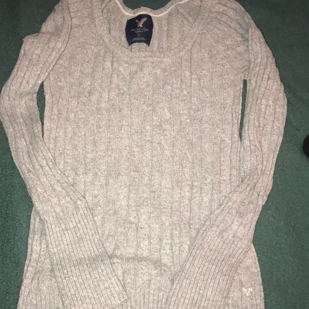 Ladies American Eagle cable sweater